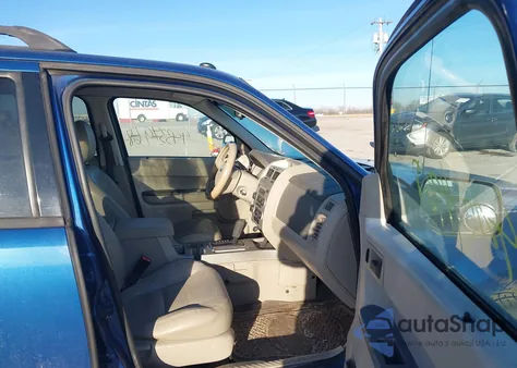 2008 Ford Escape Xlt z USA, uszkodzony, nr VIN 1FMCU93168KC72106